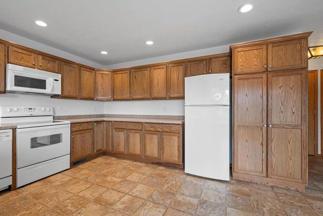 33 N ASHLAND AVENUE, Sturgeon Bay, WI 54235