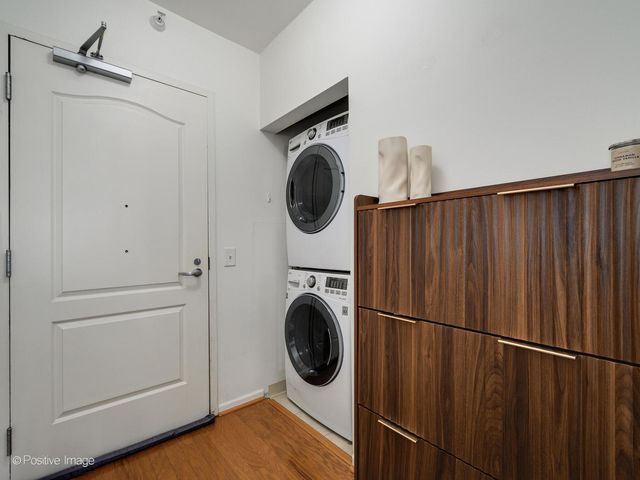 600 N Dearborn Street 1705, Chicago, IL 60610