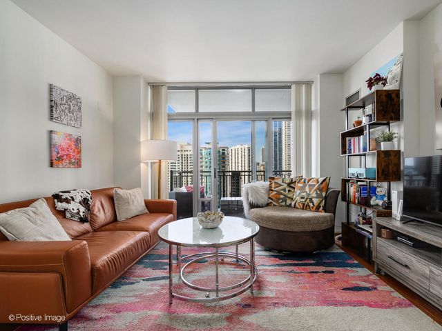 600 N Dearborn Street 1705, Chicago, IL 60610