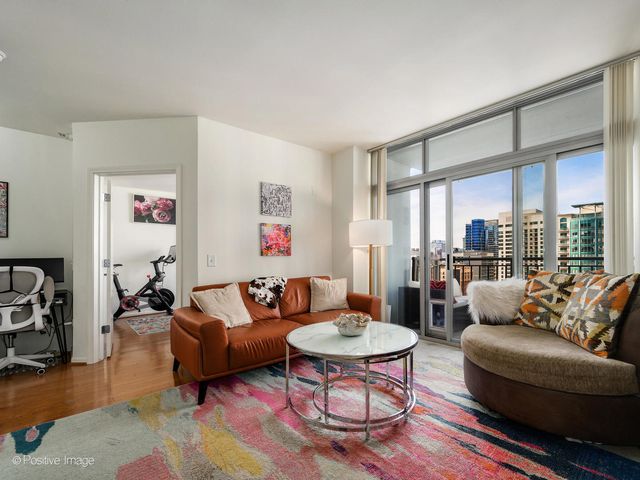 600 N Dearborn Street 1705, Chicago, IL 60610