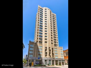 600 N Dearborn Street 1705, Chicago, IL 60610