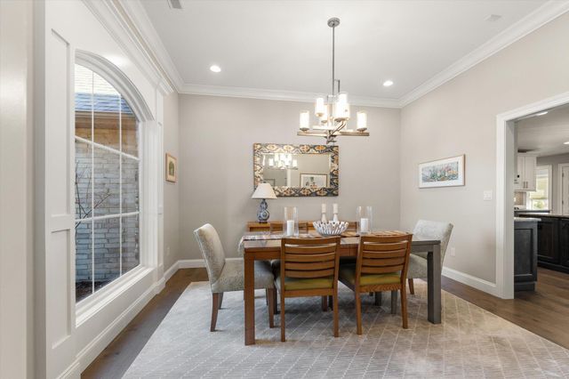 1210 MARCASSIN DR, Columbia, MO 65201