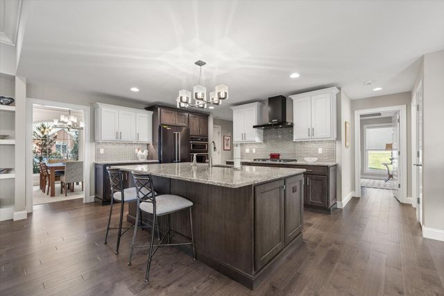 1210 MARCASSIN DR, Columbia, MO 65201