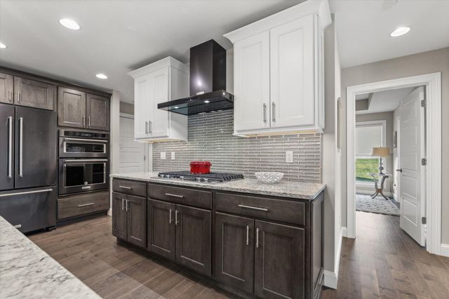 1210 MARCASSIN DR, Columbia, MO 65201