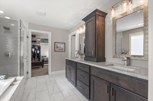 1210 MARCASSIN DR, Columbia, MO 65201