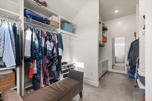 1210 MARCASSIN DR, Columbia, MO 65201