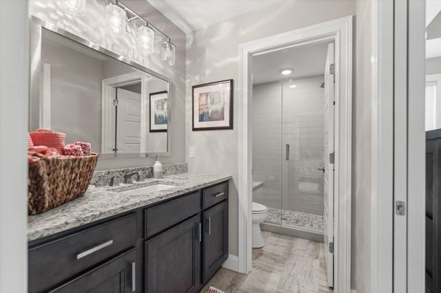 1210 MARCASSIN DR, Columbia, MO 65201