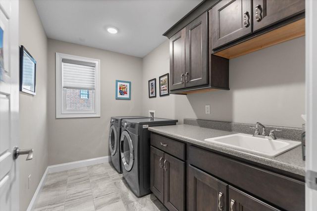 1210 MARCASSIN DR, Columbia, MO 65201