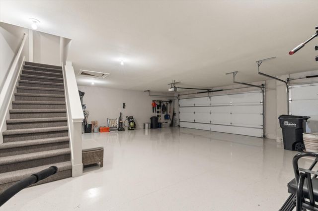 1210 MARCASSIN DR, Columbia, MO 65201