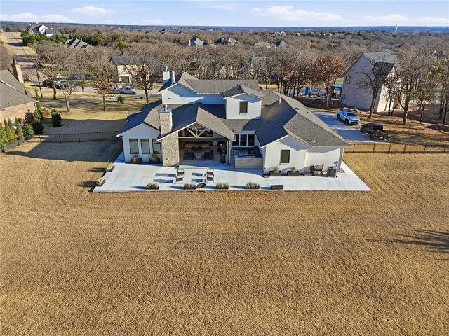 2917 Piazza Court, Arcadia, OK 73007