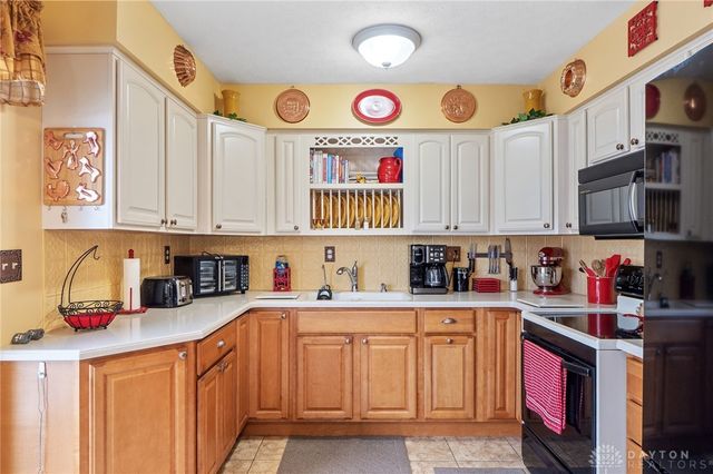 1568 Cheyenne Drive, Xenia, OH 45385