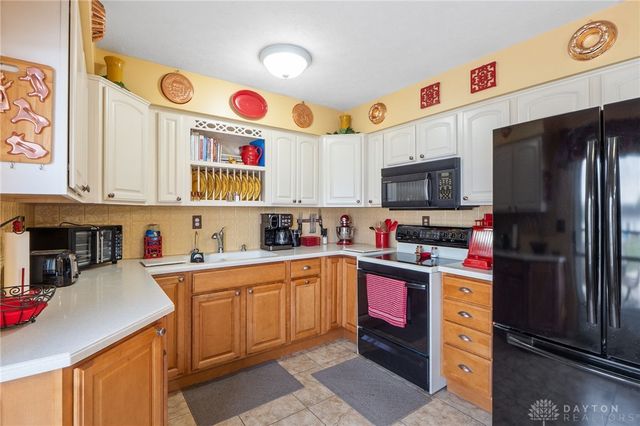 1568 Cheyenne Drive, Xenia, OH 45385