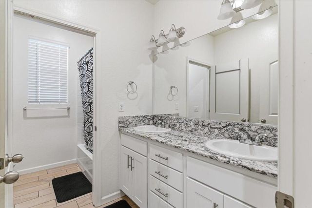 3625 Chelsea Street, Tulare, CA 93274