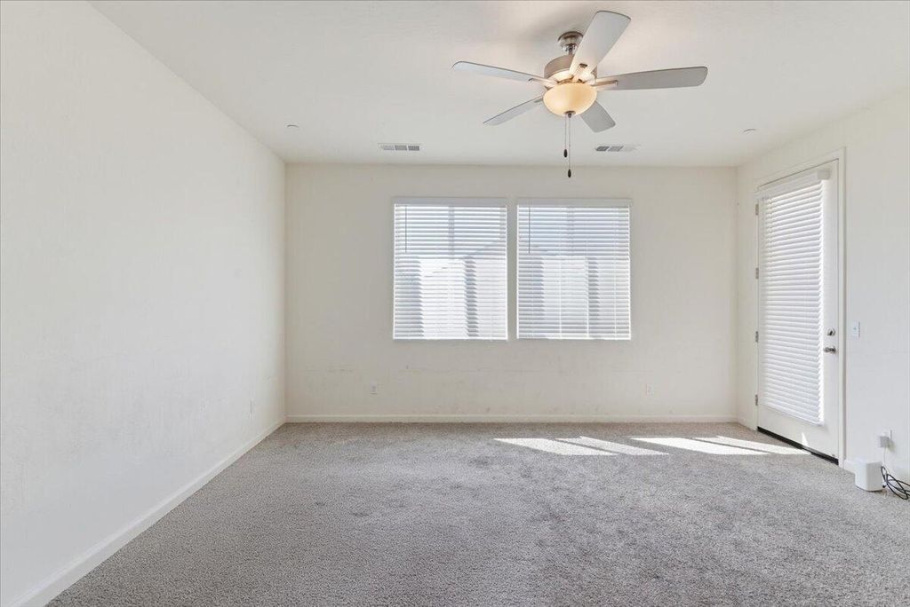 Image 10 of property listing at 3625 Chelsea Street, Tulare, CA 93274