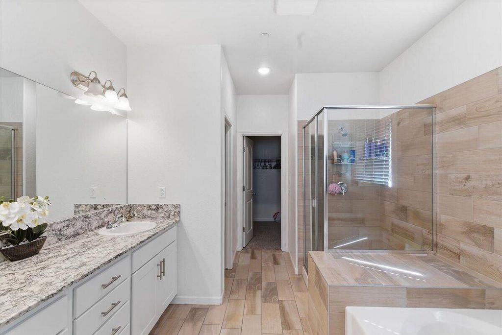 Image 11 of property listing at 3625 Chelsea Street, Tulare, CA 93274