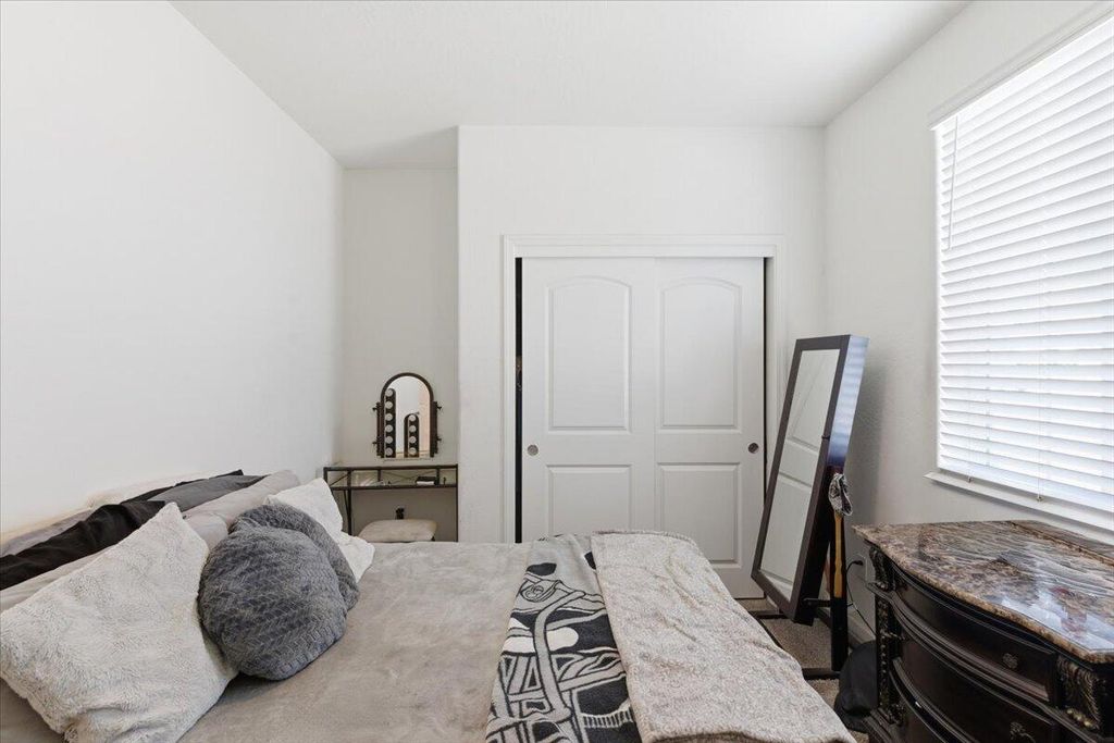 Image 9 of property listing at 3625 Chelsea Street, Tulare, CA 93274