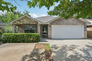 5933 Houghton Avenue, Fort Worth, TX 76107