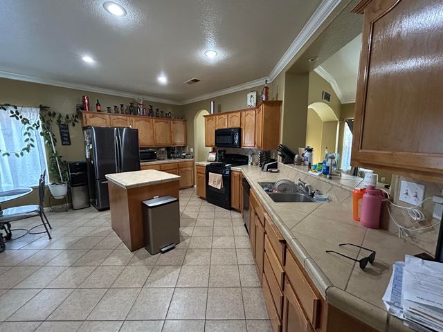 1968 Tahoe Ave Avenue, Tulare, CA 93274