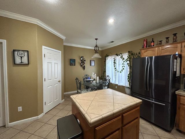 1968 Tahoe Ave Avenue, Tulare, CA 93274