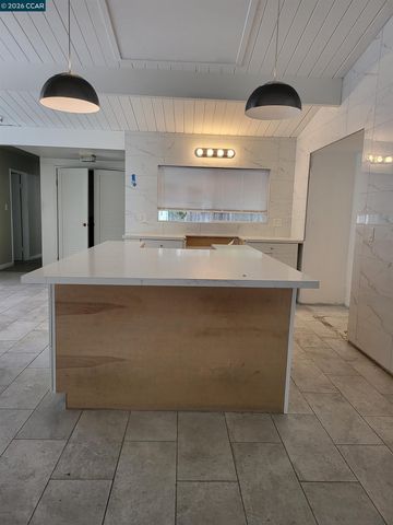 2420 Tomar Ct, Pinole, CA 94564