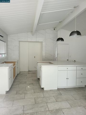 2420 Tomar Ct, Pinole, CA 94564