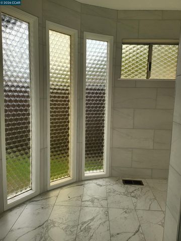 2420 Tomar Ct, Pinole, CA 94564