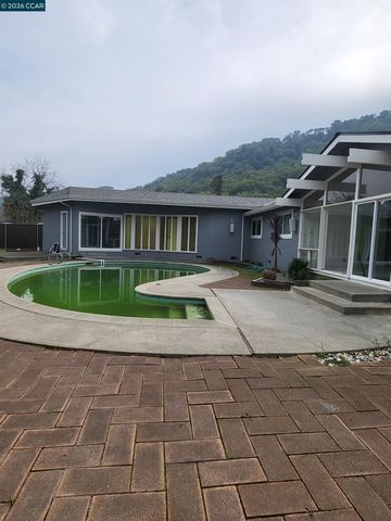 2420 Tomar Ct, Pinole, CA 94564