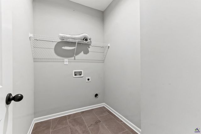 203 Amberley Court, Kathleen, GA 31047