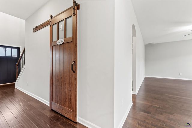 203 Amberley Court, Kathleen, GA 31047