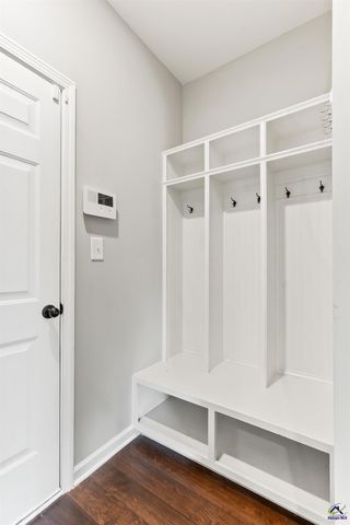 203 Amberley Court, Kathleen, GA 31047