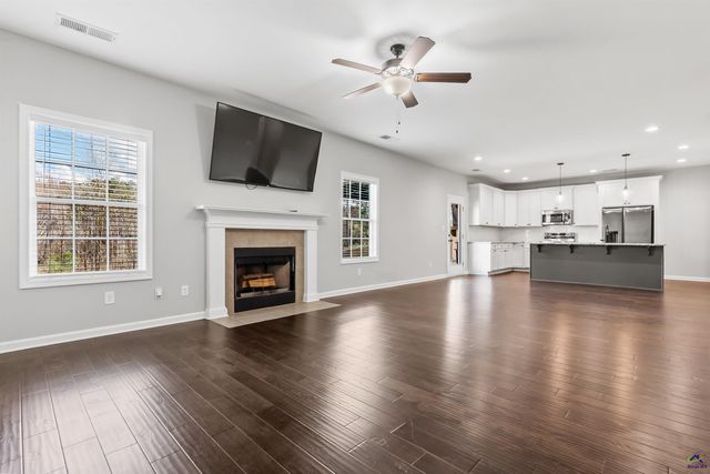 203 Amberley Court, Kathleen, GA 31047