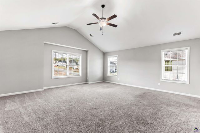 203 Amberley Court, Kathleen, GA 31047