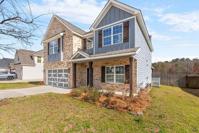 203 Amberley Court, Kathleen, GA 31047