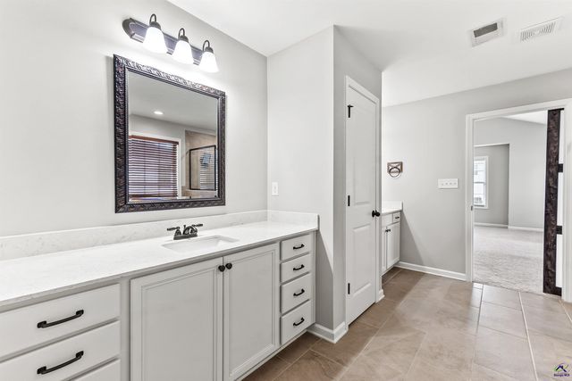 203 Amberley Court, Kathleen, GA 31047