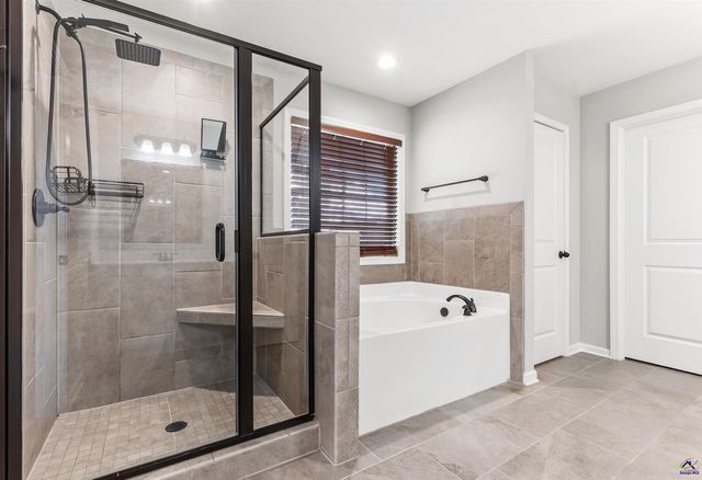 203 Amberley Court, Kathleen, GA 31047