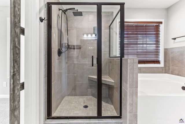 203 Amberley Court, Kathleen, GA 31047