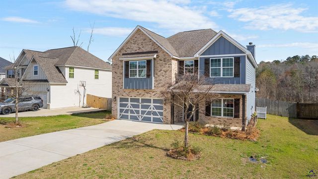 203 Amberley Court, Kathleen, GA 31047
