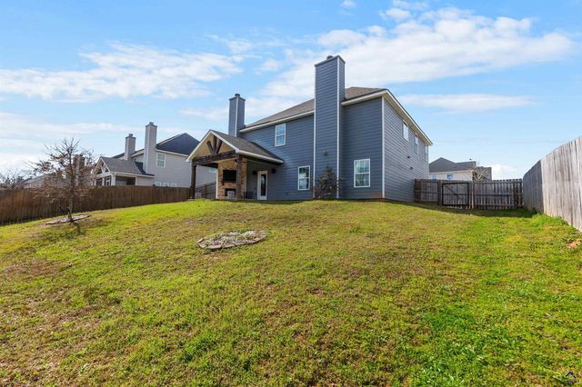 203 Amberley Court, Kathleen, GA 31047