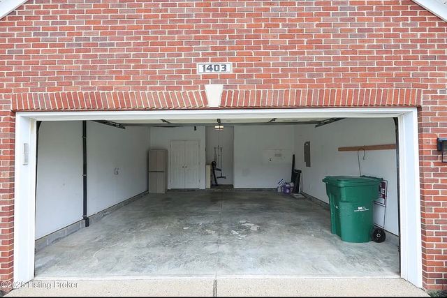 1403 Wellington Club Ct, Louisville, KY 40245