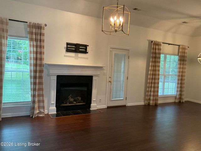 1403 Wellington Club Ct, Louisville, KY 40245