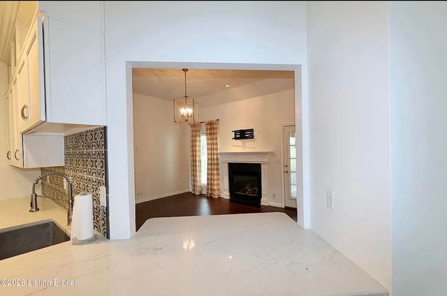 1403 Wellington Club Ct, Louisville, KY 40245