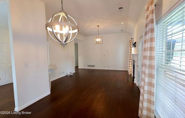 1403 Wellington Club Ct, Louisville, KY 40245
