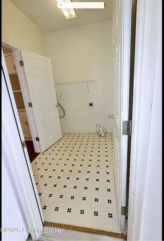 1403 Wellington Club Ct, Louisville, KY 40245