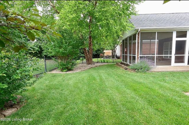 1403 Wellington Club Ct, Louisville, KY 40245