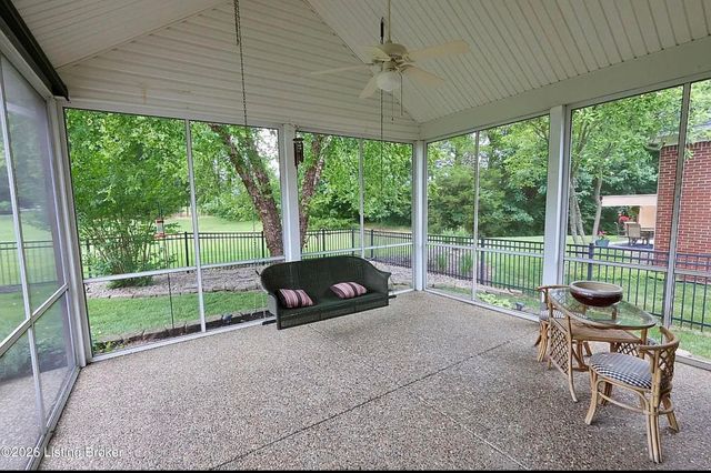1403 Wellington Club Ct, Louisville, KY 40245