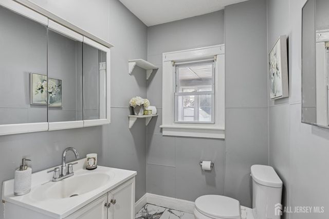 210 Rock Avenue, Piscataway, NJ 08854