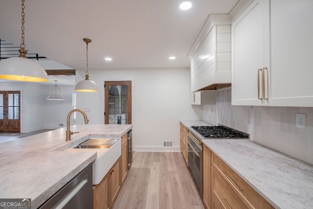 1131 HOLLOW CREEK Lane, Watkinsville, GA 30677