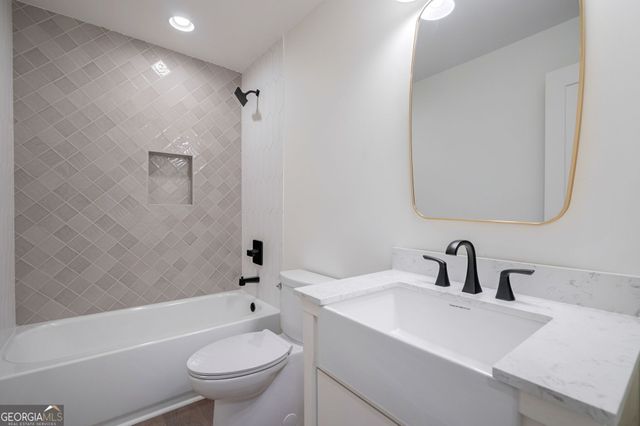 1131 HOLLOW CREEK Lane, Watkinsville, GA 30677