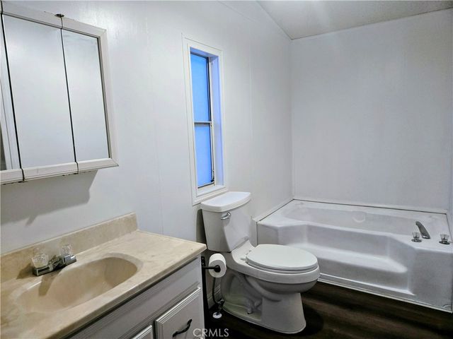 22020 Nisqually Road 3, Apple Valley, CA 92308