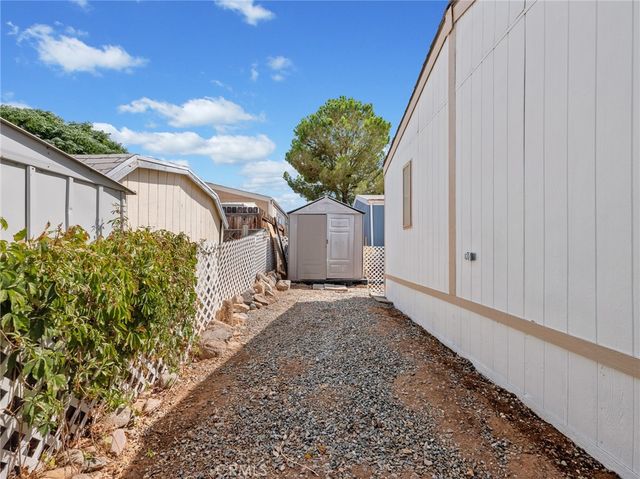 22020 Nisqually Road 3, Apple Valley, CA 92308